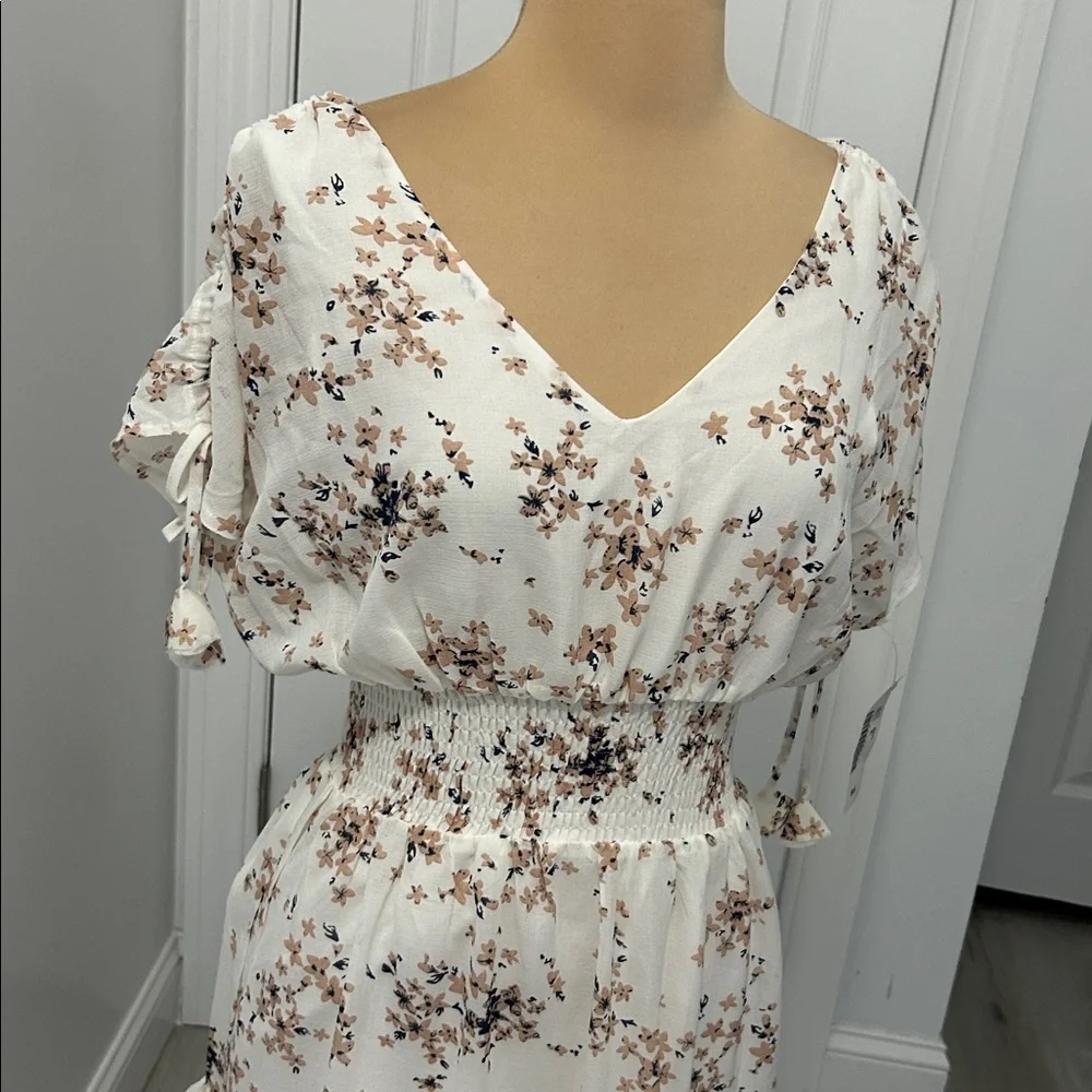 Storia Ivory Floral Smocked Waist Mini Dress